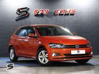 Usado VW Polo Advance 95 CV (69 kW) 2018 Naranja Berlina
