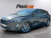 Usado Ford Focus Trend 101 CV (74 kW) 2020 Gris Berlina