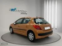 Usado Peugeot 207 75 CV (55 kW) 2007 Naranja Berlina