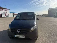 Usado Mercedes Vito 136 CV (100 kW) 2018 Azul Van