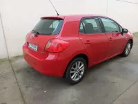 Usado Toyota Auris 101 CV (74 kW) 2009 Rojo Utilitario