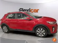 Usado Kia Stonic 100 CV (73 kW) 2024 Rojo SUV