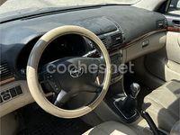 Occasion Toyota Avensis Sol 147 PK (108 kW) 2005 Rood Sedan
