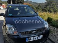 Usado Ford Fiesta Futura 80 CV (58 kW) 2007 Negro Utilitario