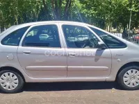 Usado Citroën Xsara Picasso 110 CV (80 kW) 2006 Gris / plata Monovolumen