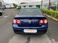 Usado VW Passat Trendline 140 CV (102 kW) 2006 Azul Berlina