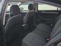 Usado VW Passat 122 CV (89 kW) 2022 Negro Familiar