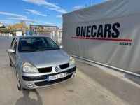 Usado Renault Clio II Extreme 75 CV (55 kW) 2005 Gris / plata Berlina