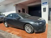 Usado Audi A3 110 CV (80 kW) 2023 Gris / plata Berlina