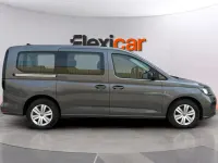 Usado VW Caddy Maxi 122 CV (89 kW) 2024 Azul Monovolumen