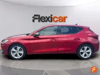 Usado Seat Leon Style 150 CV (110 kW) 2022 Rojo