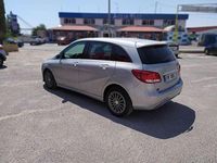 Usado Mercedes B180 109 CV (80 kW) 2017 Plateado Utilitario
