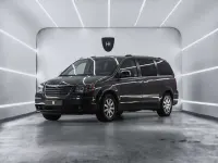 Usado Chrysler Voyager Limited 163 CV (119 kW) 2011 Gris Monovolumen