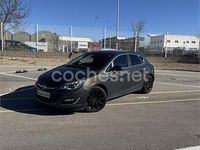 Usado Opel Astra Excellence 165 CV (121 kW) 2013 Gris / plata Berlina