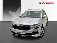 Usado Skoda Kamiq Selection 115 CV (84 kW) 2025 Gris / plata SUV