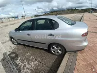 Usado Seat Cordoba Reference 100 CV (73 kW) 2005 Gris / plata Berlina