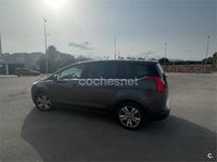 Usado Peugeot 5008 Premium 110 CV (80 kW) 2009 Gris / plata Monovolumen