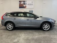 Usado Volvo V60 CC Summum 190 CV (139 kW) 2016 Gris / plata Familiar
