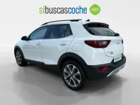 Usado Kia Stonic 101 CV (74 kW) 2023 Blanco SUV