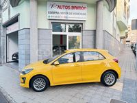 Usado Kia Rio 100 CV (73 kW) 2020 Amarillo Berlina