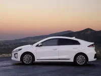 Usado Hyundai Ioniq 141 CV (103 kW) 2021 Rojo Utilitario