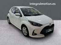 Usado Toyota Yaris Edition 125 CV (91 kW) 2024 Blanco Berlina