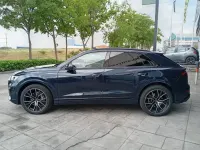 Usado Audi Q8 286 CV (210 kW) 2019 Gris negro SUV