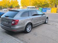 Usado Skoda Superb Active 140 CV (102 kW) 2014 Beige Familiar