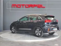Usado Kia Niro 141 CV (103 kW) 2021 Negro SUV
