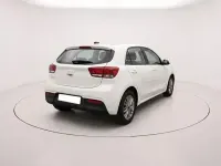 Usado Kia Rio 100 CV (73 kW) 2022 Blanco Berlina