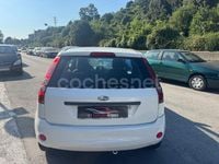 Usado Ford Fiesta Ambiente 68 CV (50 kW) 2007 Blanco Utilitario
