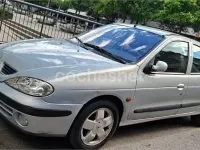 Usado Renault Mégane II Expression 110 CV (80 kW) 2002 Gris / plata Berlina