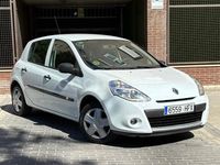 Begagnad Renault Clio II Business 75 HK (55 kW) 2011 Vit Sedan