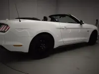 Usado Ford Mustang GT 418 CV (307 kW) 2017 Blanco Descapotable