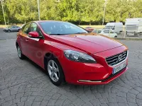 Usado Volvo V40 Kinetic 115 CV (84 kW) 2015 Rojo Berlina