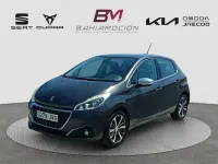 Usado Peugeot 208 Allure 100 CV (73 kW) 2016 Gris Utilitario