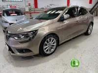 Usado Renault Mégane Zen 140 CV (102 kW) 2019 Beige Berlina