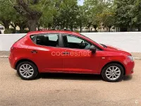 Usado Seat Ibiza Reference 90 CV (66 kW) 2013 Rojo Berlina