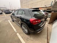 Usado Mercedes GLA200 156 CV (114 kW) 2018 Negro SUV