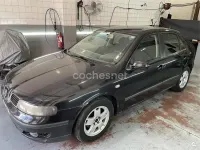 Usado Seat Leon Sport 105 CV (77 kW) 2001 Negro Utilitario