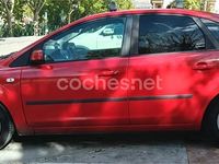 Usado Ford Focus Trend 115 CV (84 kW) 2006 Rojo Berlina