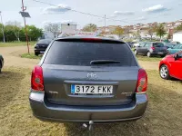 Usado Toyota Avensis Sol 126 CV (92 kW) 2007 Gris / plata Familiar