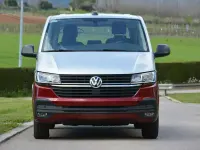 Usado VW Multivan 150 CV (110 kW) 2022 Rojo Monovolumen