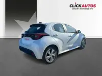Usado Toyota Yaris Active 116 CV (85 kW) 2025 Blanco Utilitario