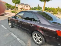 Usado Hyundai Sonata Style 140 CV (102 kW) 2006 Granate Berlina