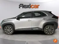 Usado Toyota Yaris Hybrid Active 116 CV (85 kW) 2024 Gris