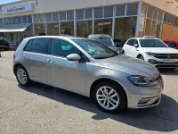 Usado VW Golf VII Advance 125 CV (91 kW) 2018 Gris / plata Berlina