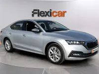 Usado Skoda Octavia Selection 110 CV (80 kW) 2024 Gris Berlina