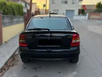 Usado Opel Astra Edition 125 CV (91 kW) 2002 Negro Berlina