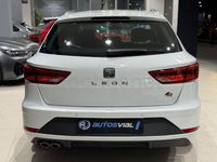 Usado Seat Leon FR 150 CV (110 kW) 2020 Blanco Familiar
